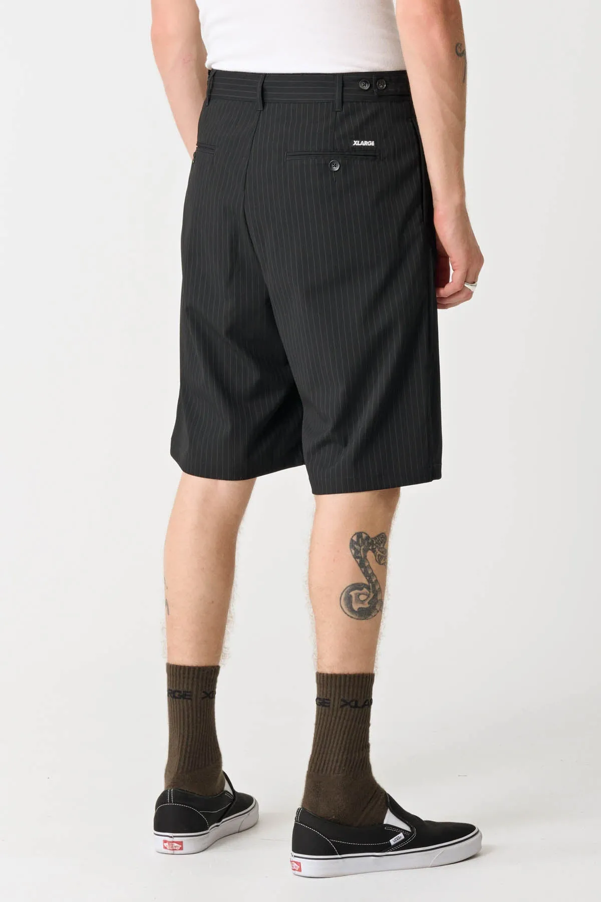 AMPLIFY PLEATED SHORT - BLACK STRIPE