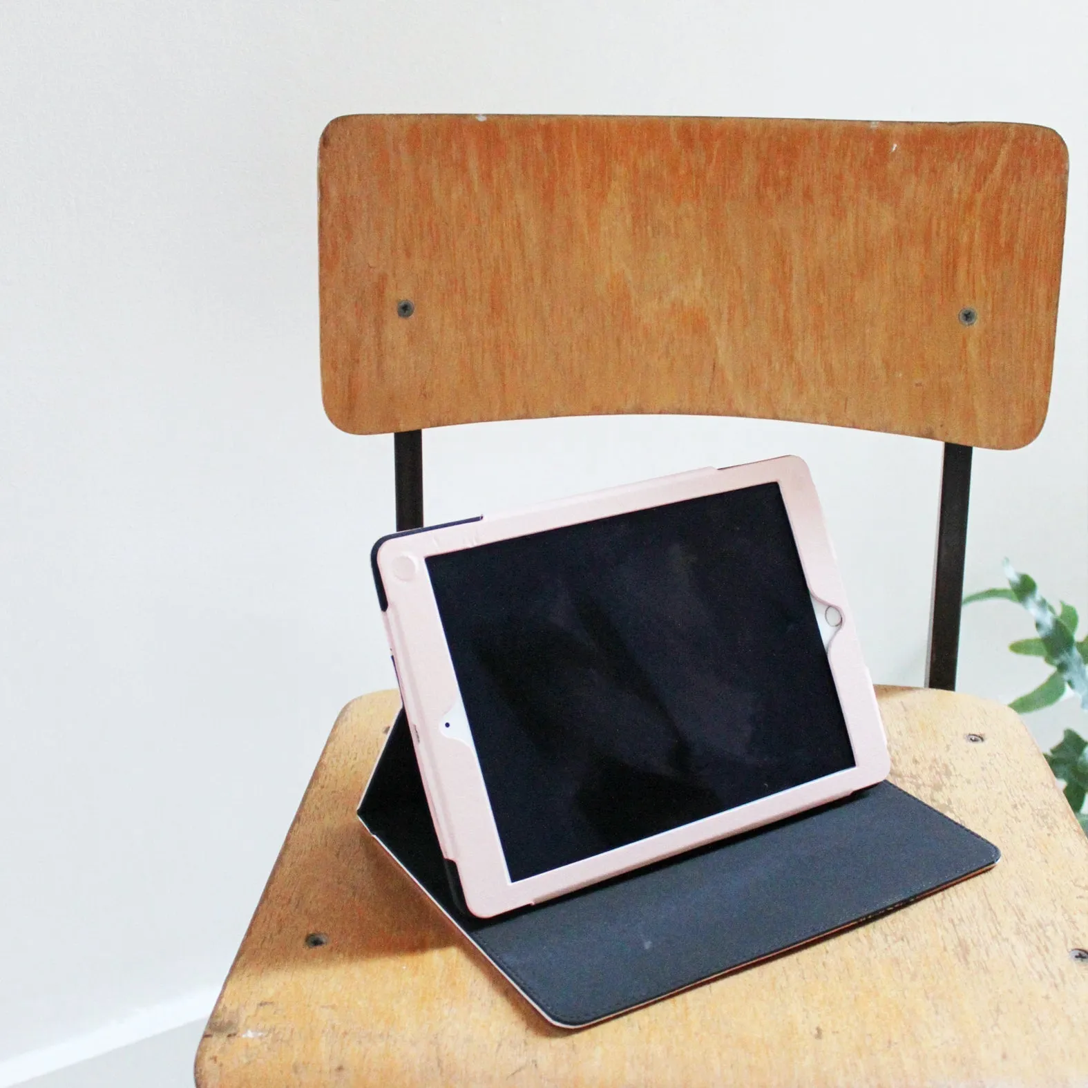 Collective Noun Giraffe Ipad Cover