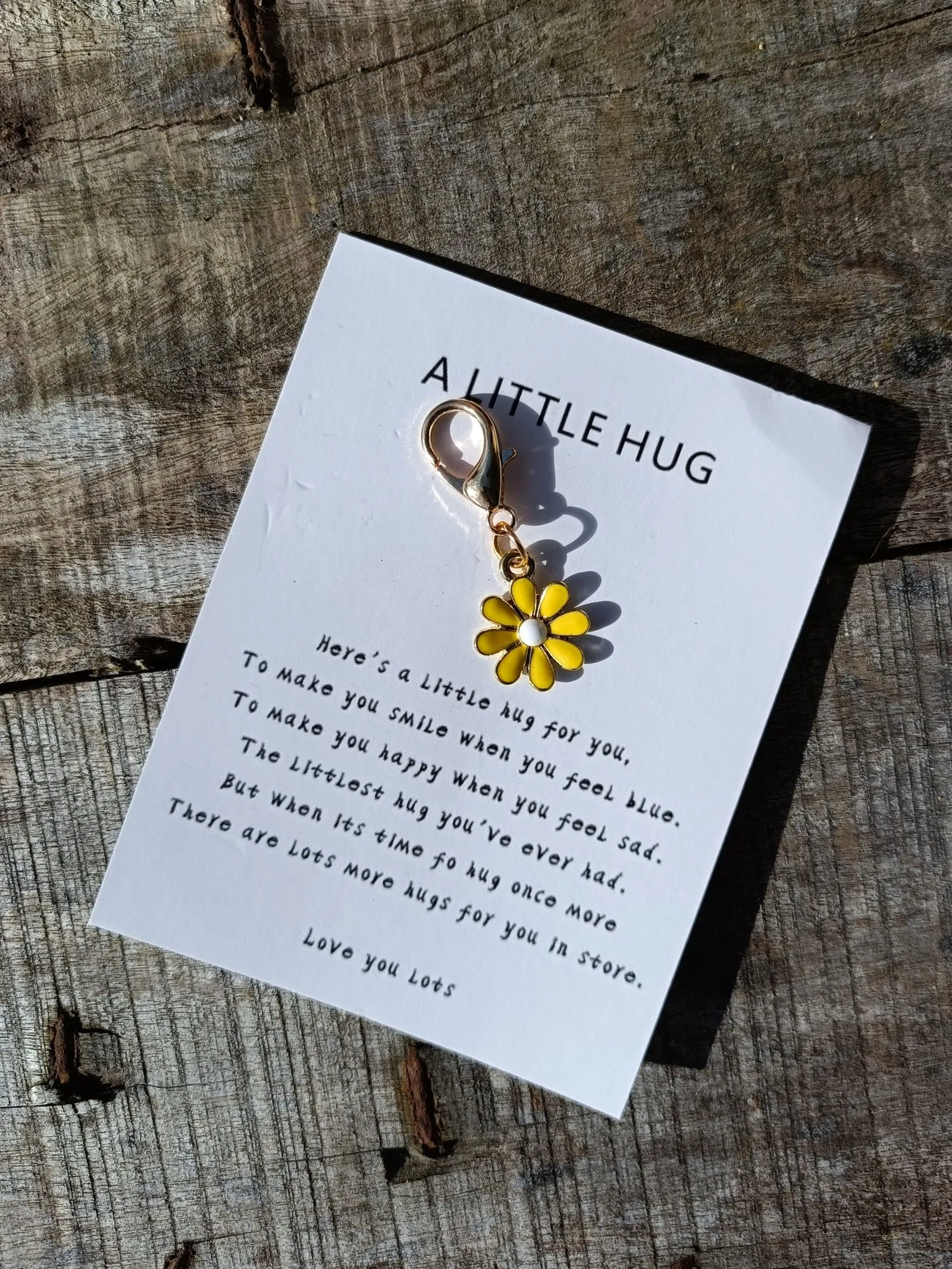Daisy Hug Token Clip