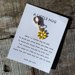 Daisy Hug Token Clip
