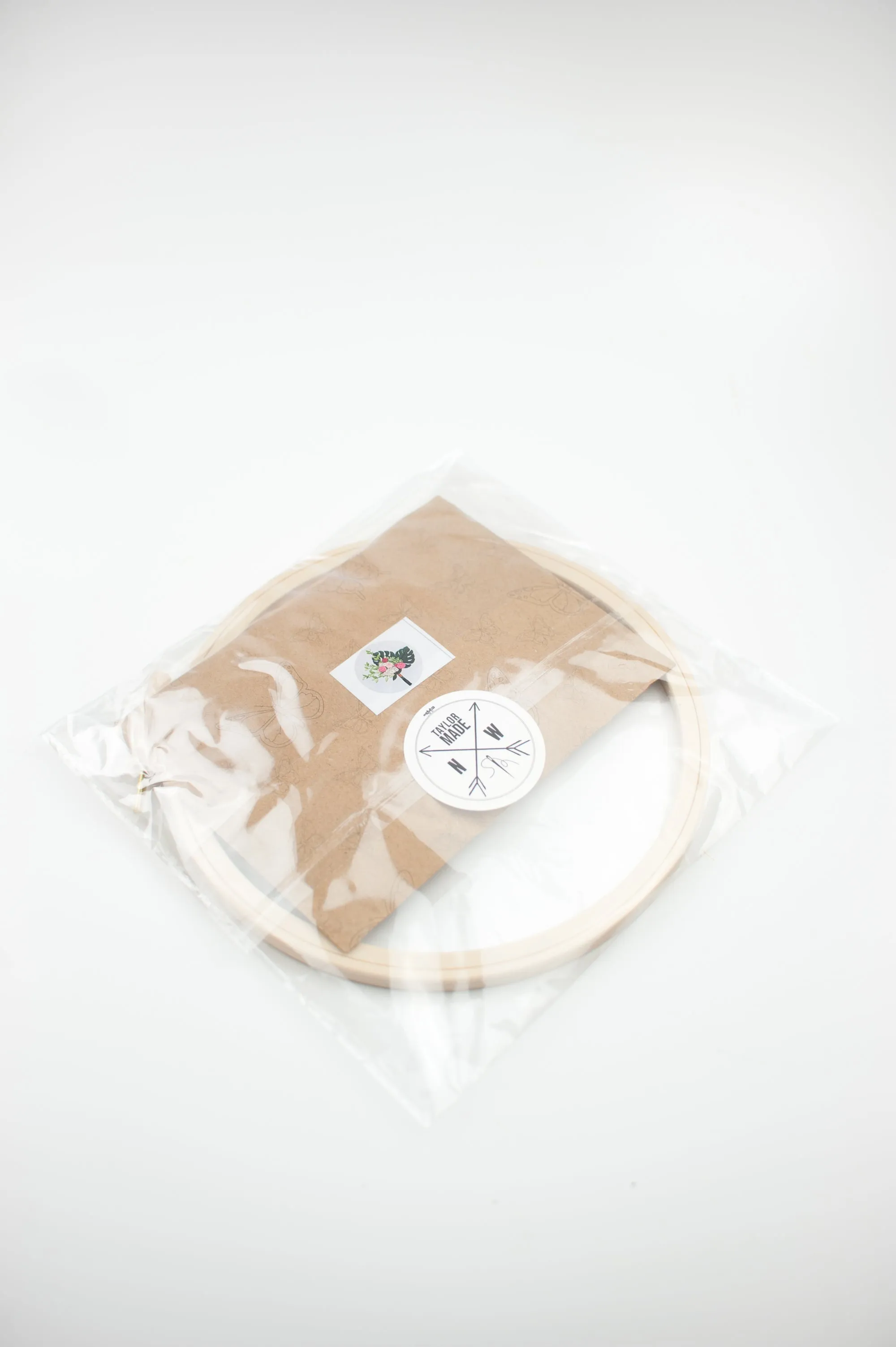 Floral Embroidery Kit "Monstera"