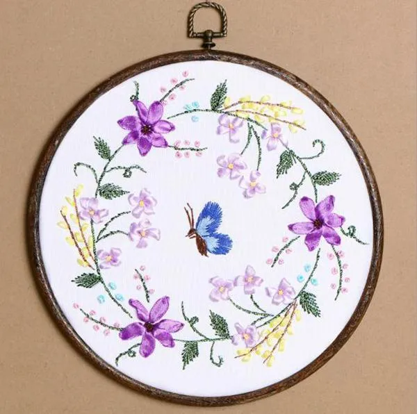 FLORAL EMBROIDERY KIT