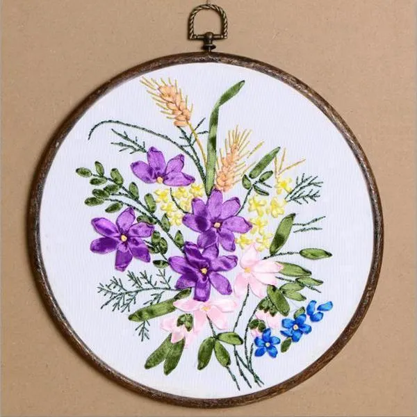 FLORAL EMBROIDERY KIT