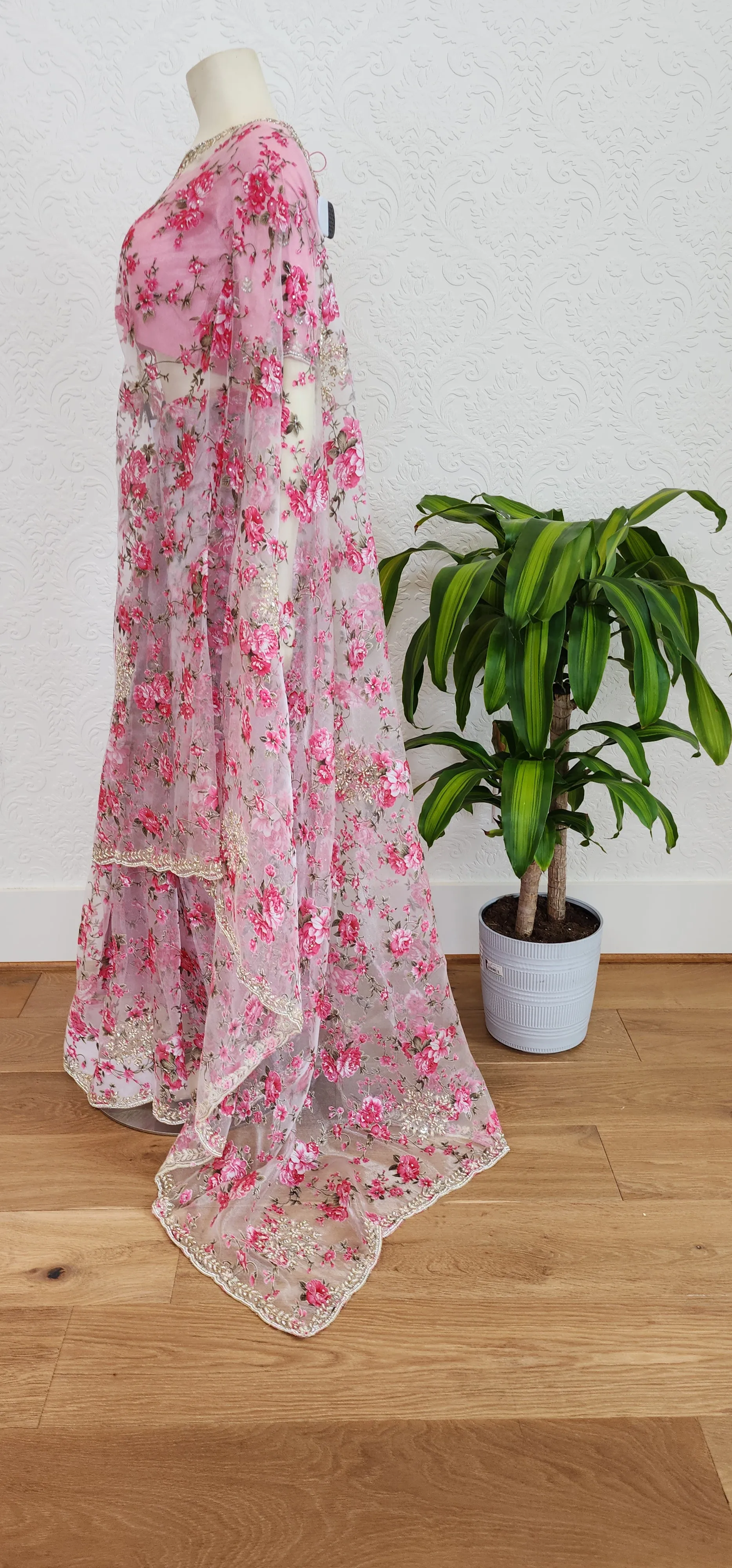 Floral Organza sarees With Pearl work Border and Blouse.