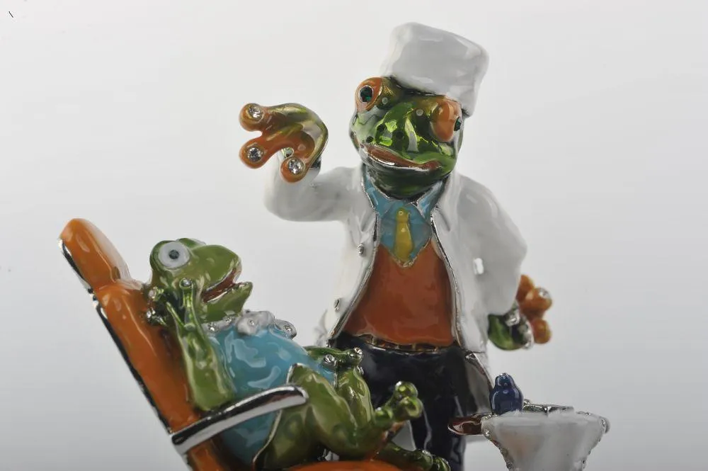 Frog Dentist and Frog Patient