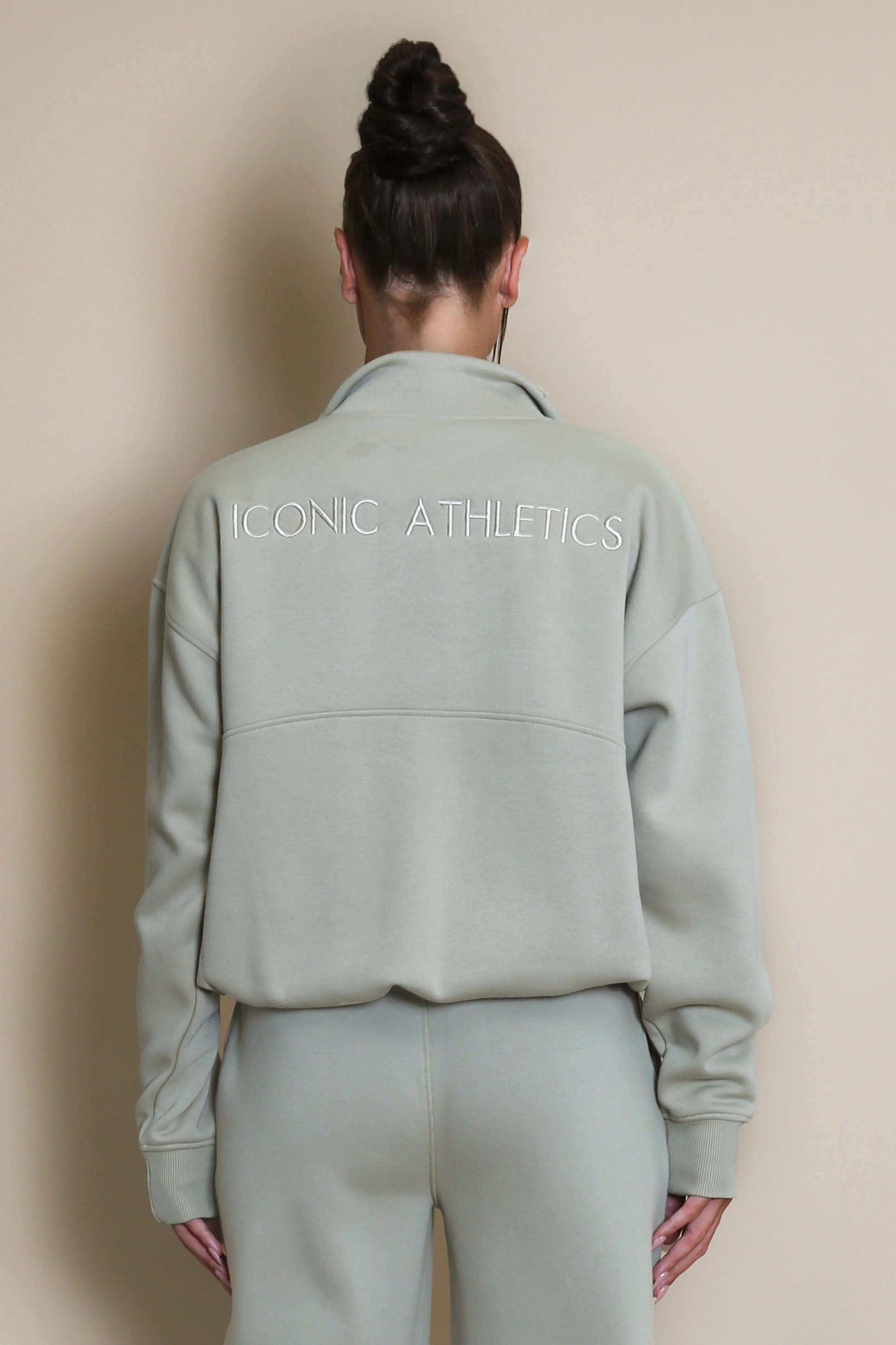Iconic Athletics Half Zip Pull Over Sweatshirt In Sage Green