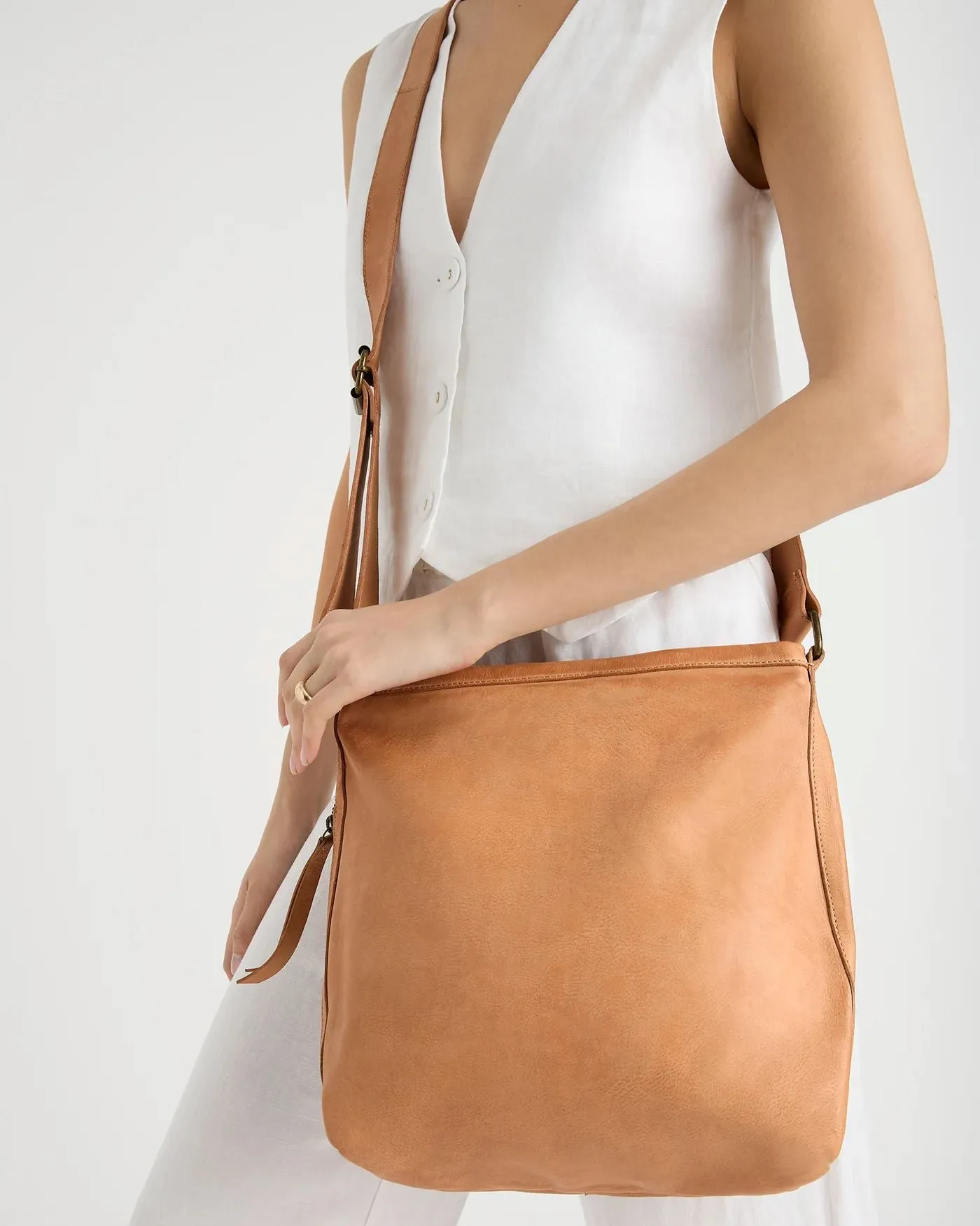 JUJU & CO Classic Slouchy - Tan