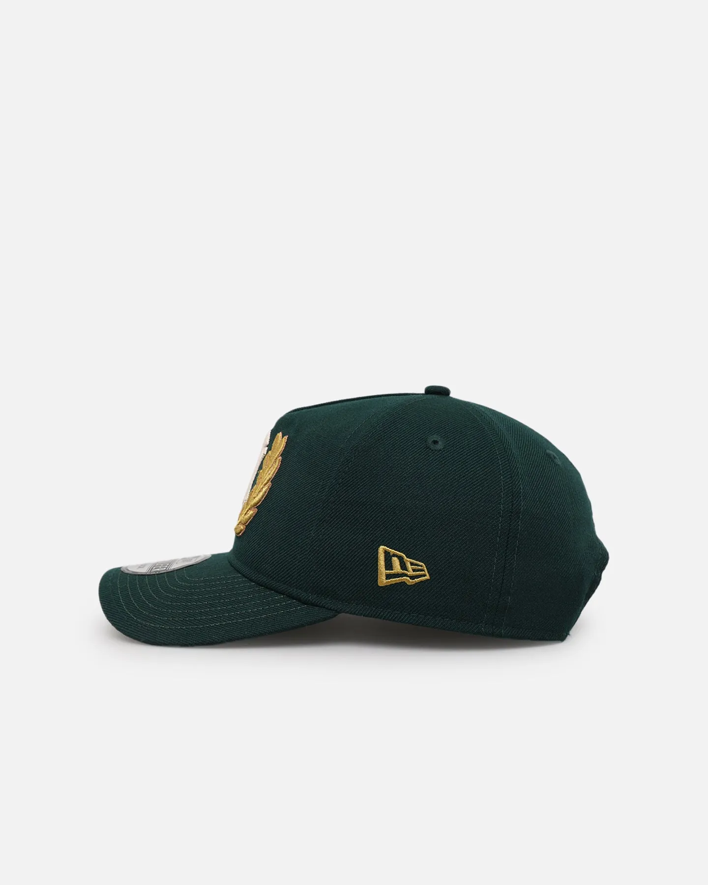 New Era New York Yankees 'Heritage Golf' Pre-Curved Golfer Snapback Cilantro Green