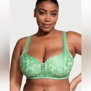 NWT Victoria’s Secret Floral Embroidery Wireless Bra and Brazilian Panty