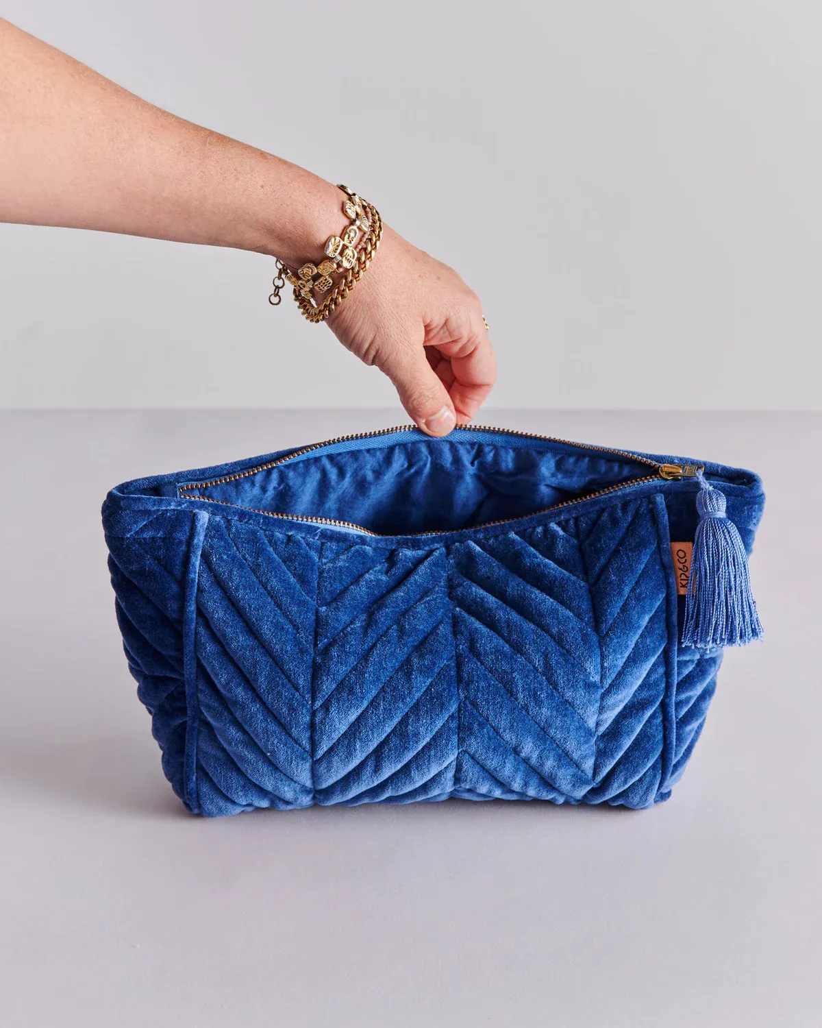 OCEAN DREAMER VELVET TOILETRY BAG