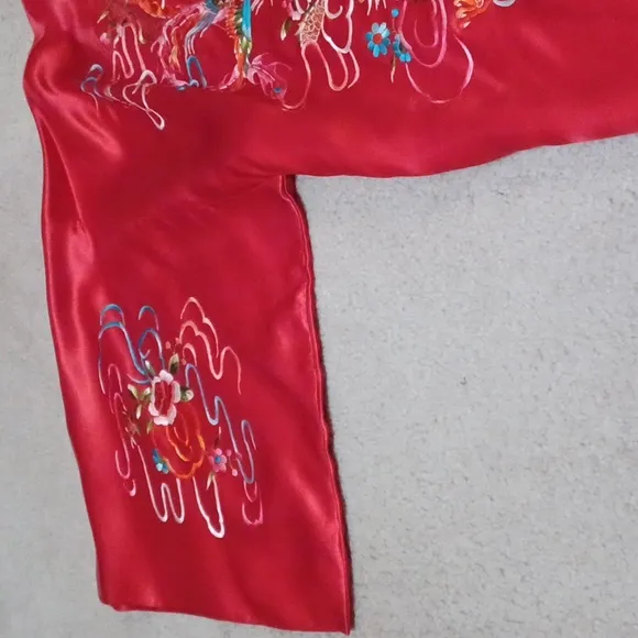 Plum Blossoms embroidered robe