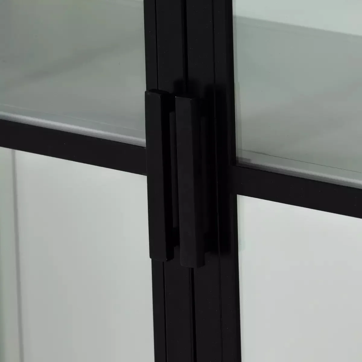 Tori Cabinet