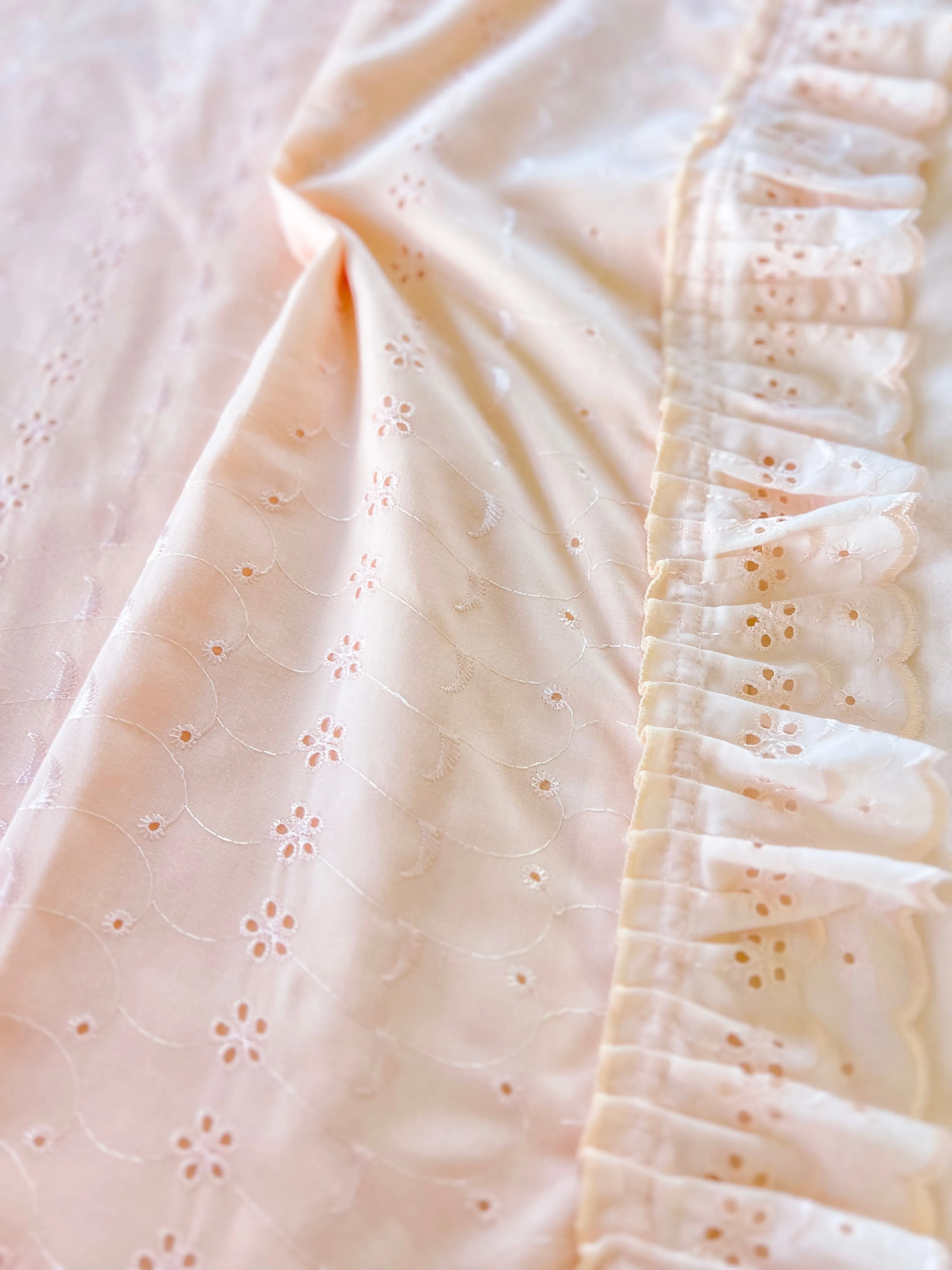 VINTAGE PEACH EMBROIDERY