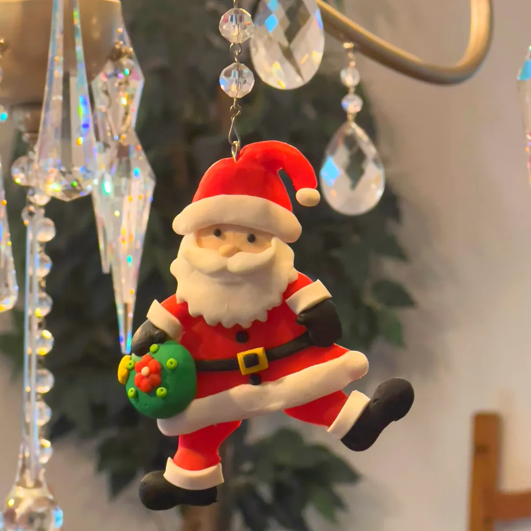 WHIMSICAL SANTA - GREEN WREATH (Set/3) MAGNETIC CHANDELIER ORNAMENT